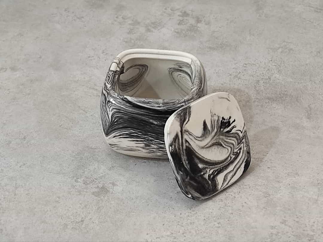  بانکه کوچک مربعی سنگی 